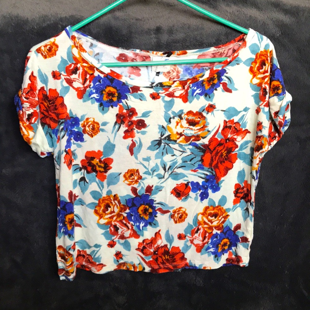 flowy white patterned t-shirt